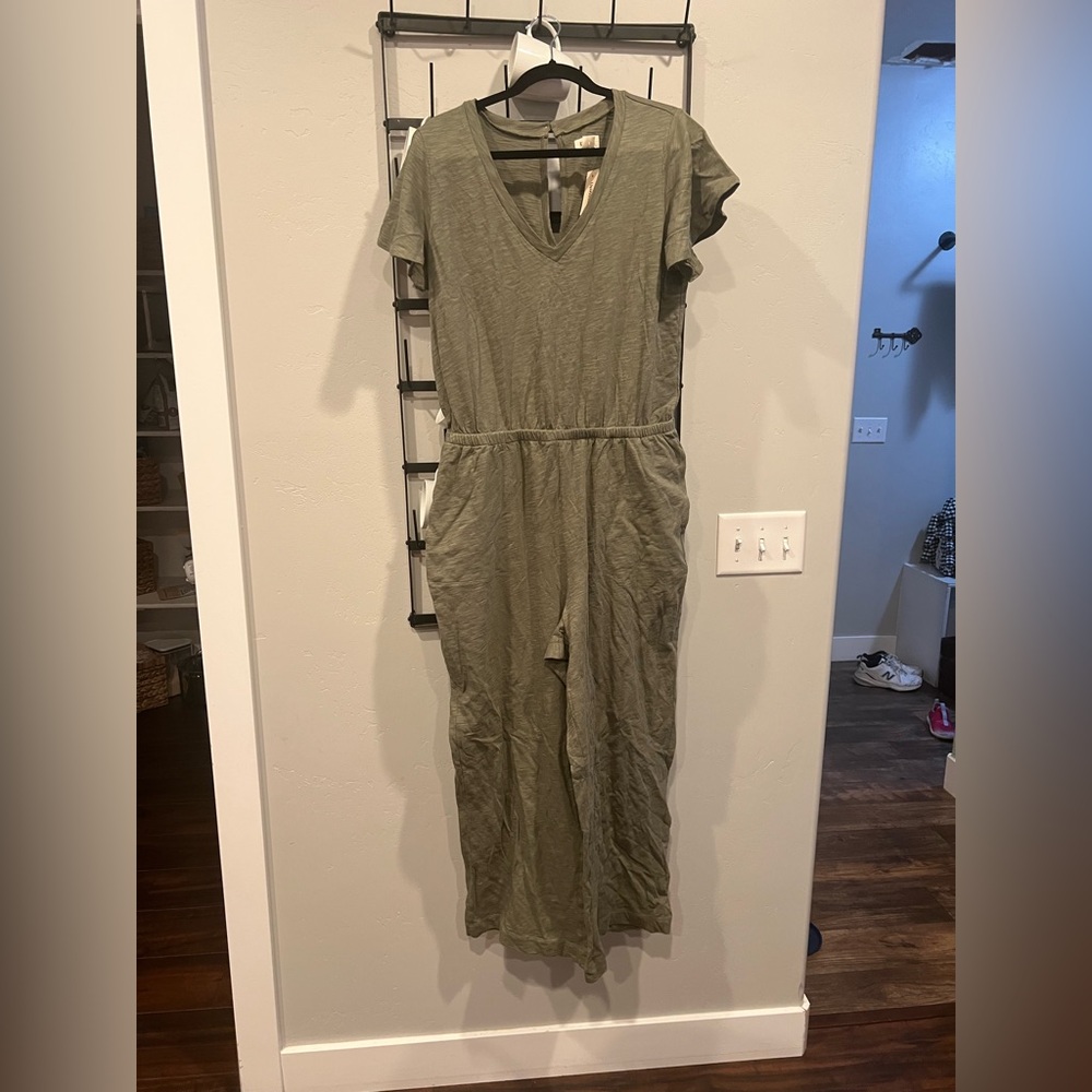 NWT UPWEST V NECK JUMPSUIT